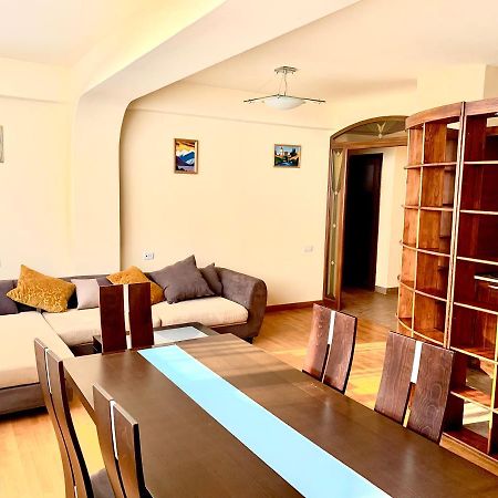 Apartment Amiryan Jerevan Buitenkant foto
